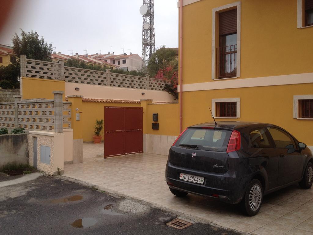 La Casa Gialla Apartment Carloforte  Exterior photo